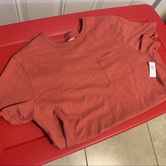 XL red shirt. NWT OLD NAVY. - Picture 3 of 6